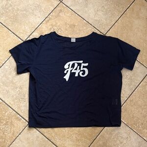 F45 cropped mesh tee